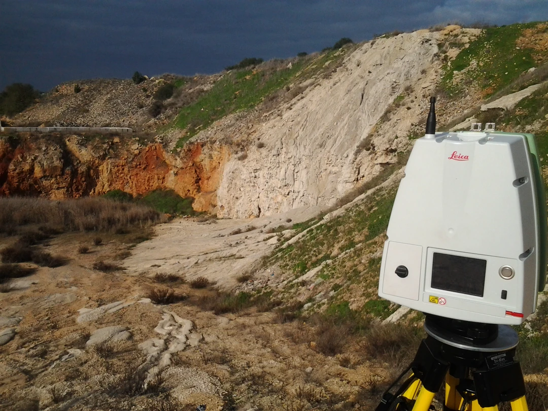 Topographic and 3D laser scanner survey of a quarry